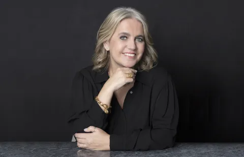 madrina-graduacion-eae-barcelona-rosa-tous